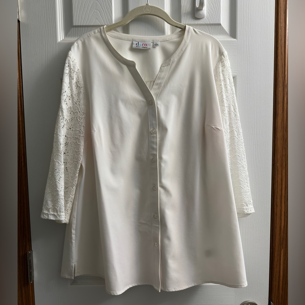 👖👖Denim & Company Large White “lace” sleeved blouse.